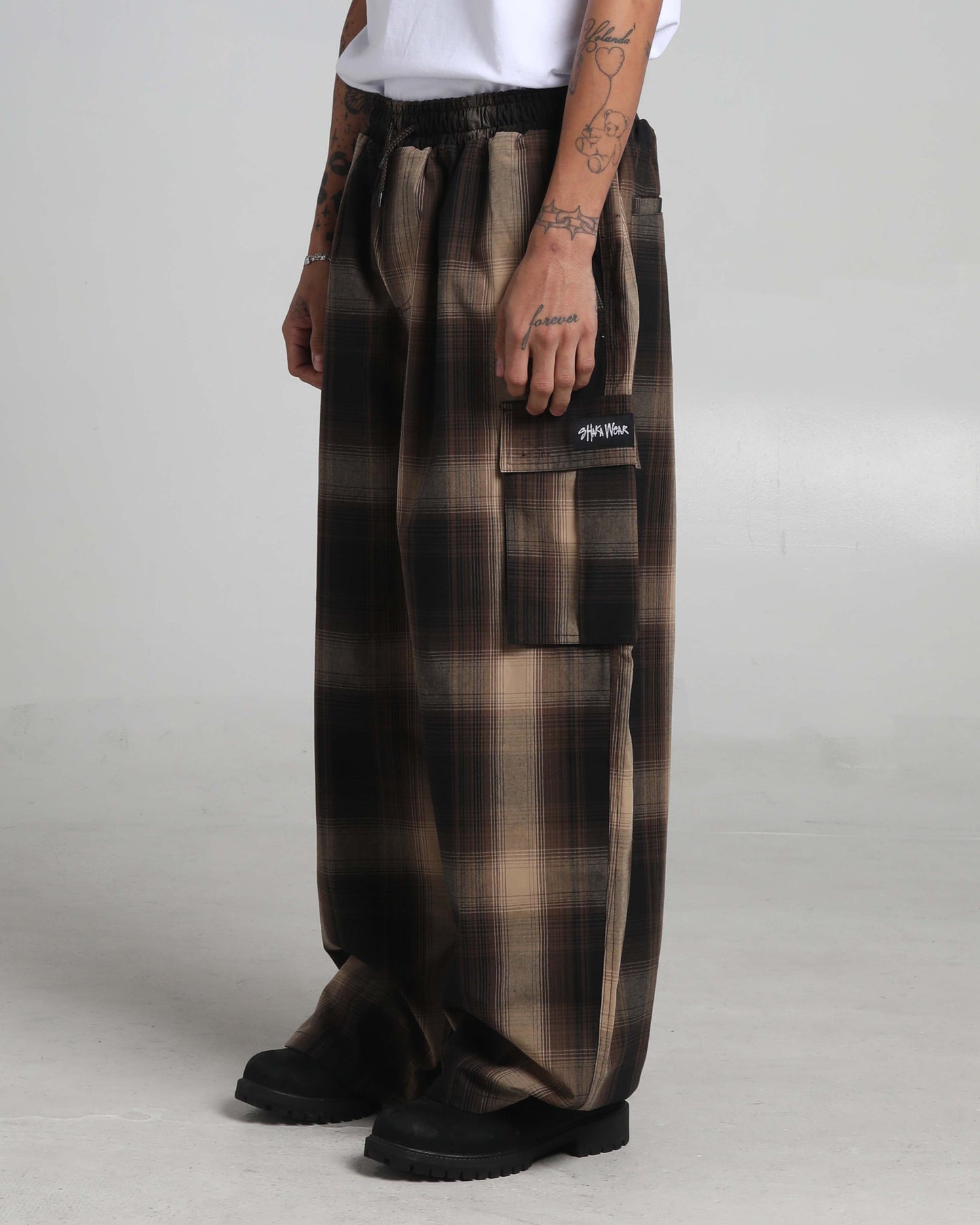 Balloon Plaid Cargo Pants