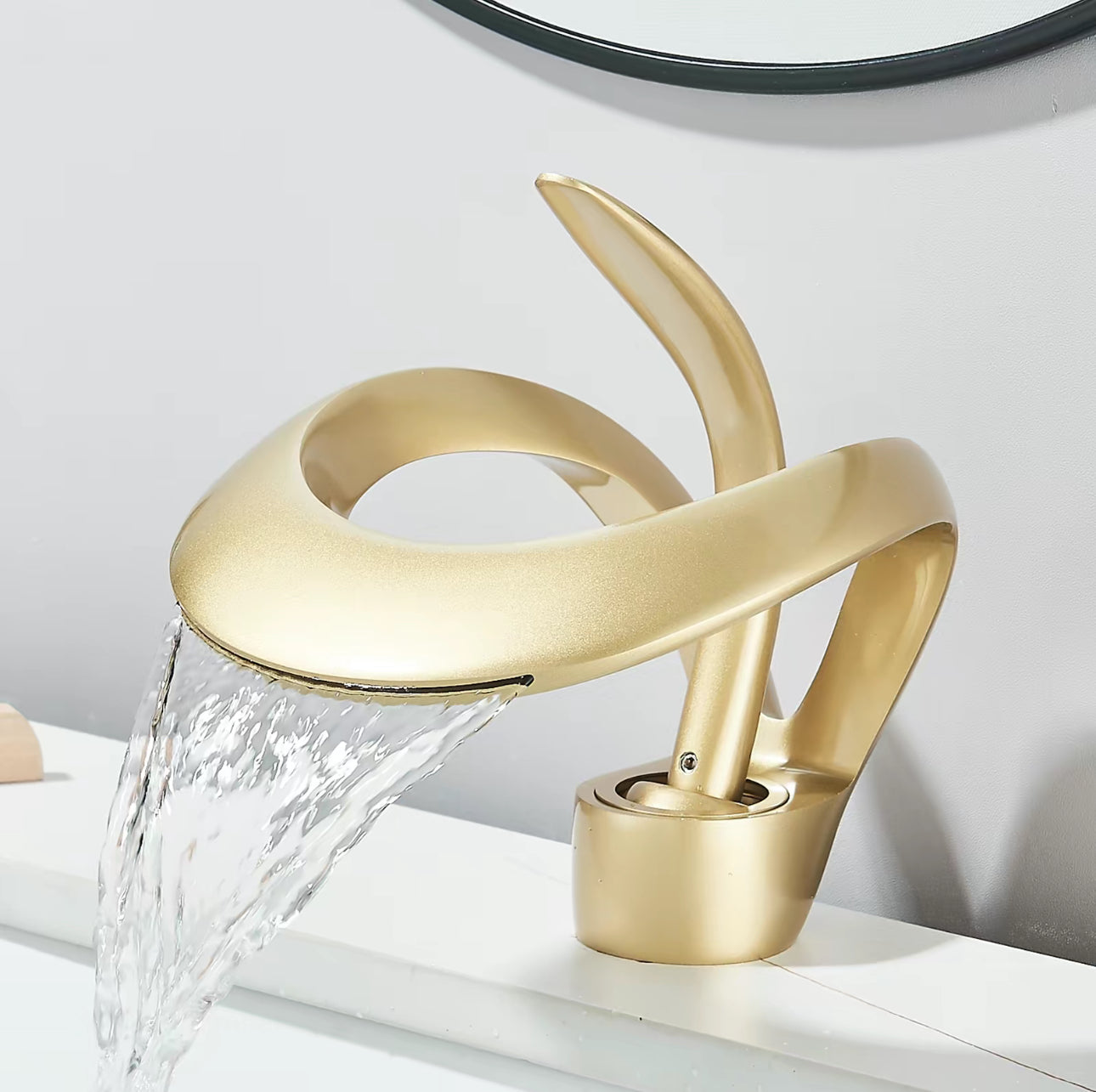 AquaFalls Chrome Tap
