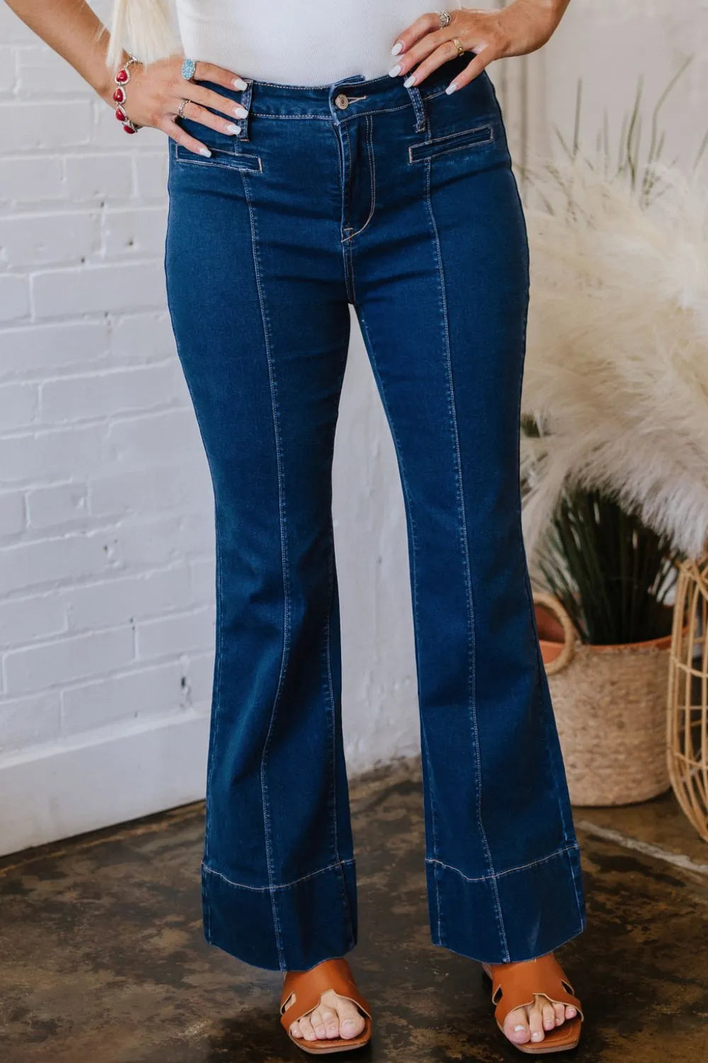 Center Seam Deep Wash Straight Jeans