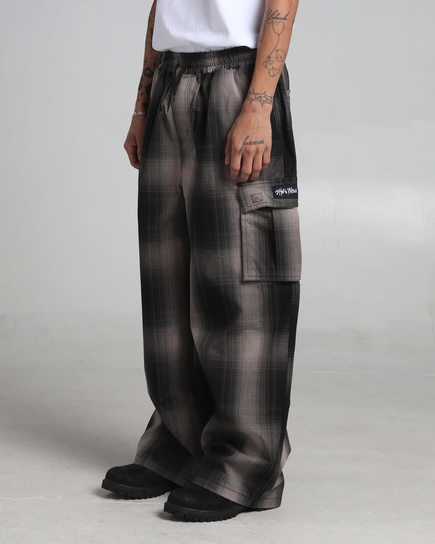 Balloon Plaid Cargo Pants