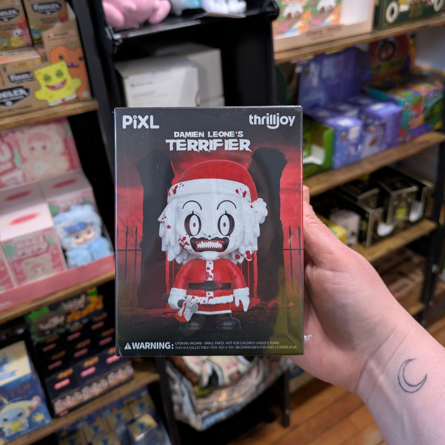 [Thrilljoy] Damien Leone's Terrifier PIXL Blind Box Vinyl (Chance at 1 of 300 hyper-rare “chase” pieces will be redeemable for a special 12” MEGA PIX!)