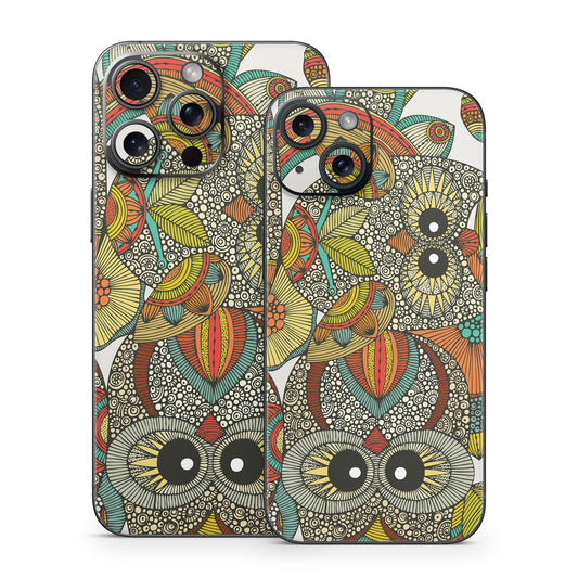 4 owls - Apple iPhone 15 Skin