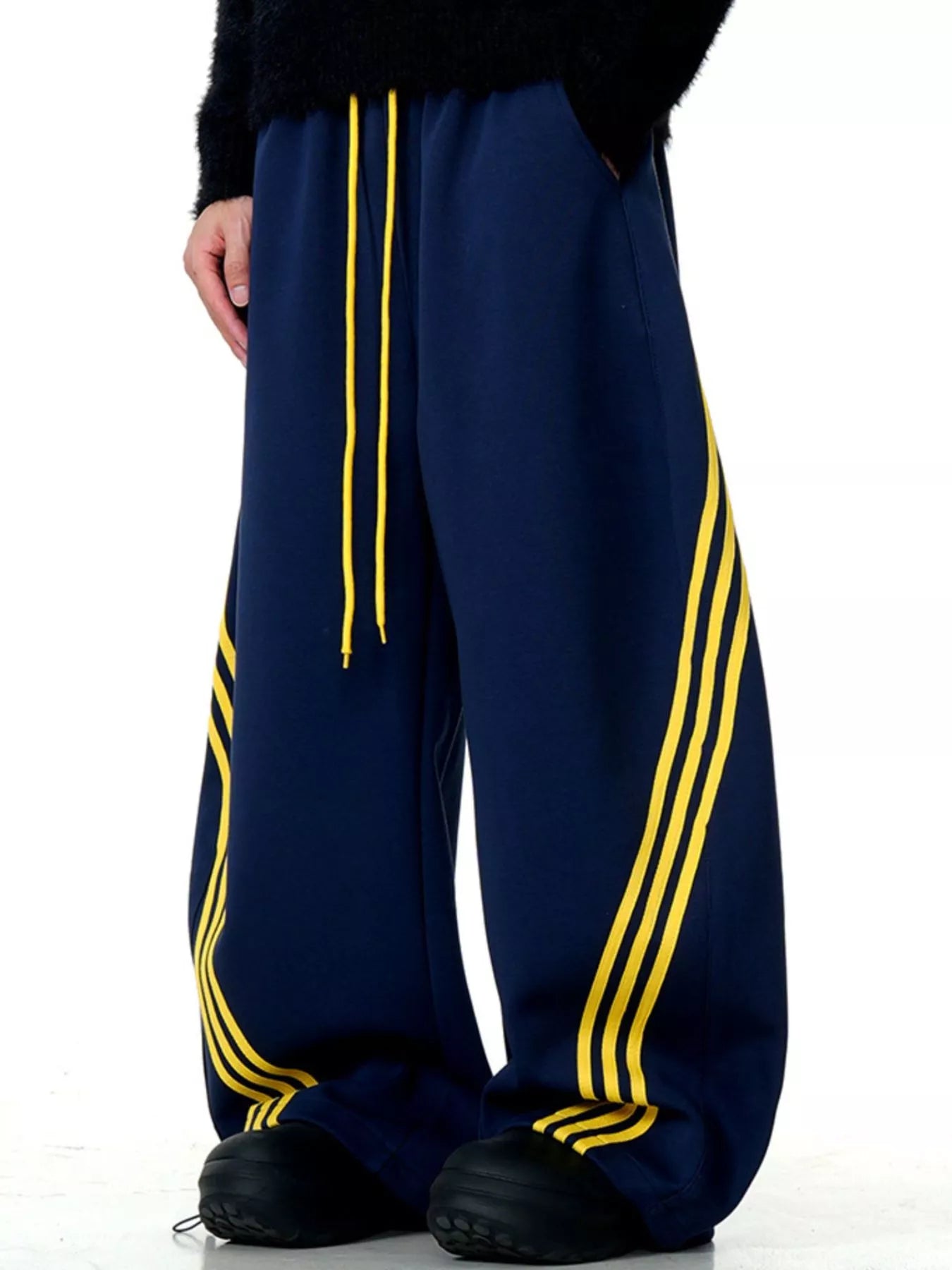 Men's Wide-Leg Striped Pants