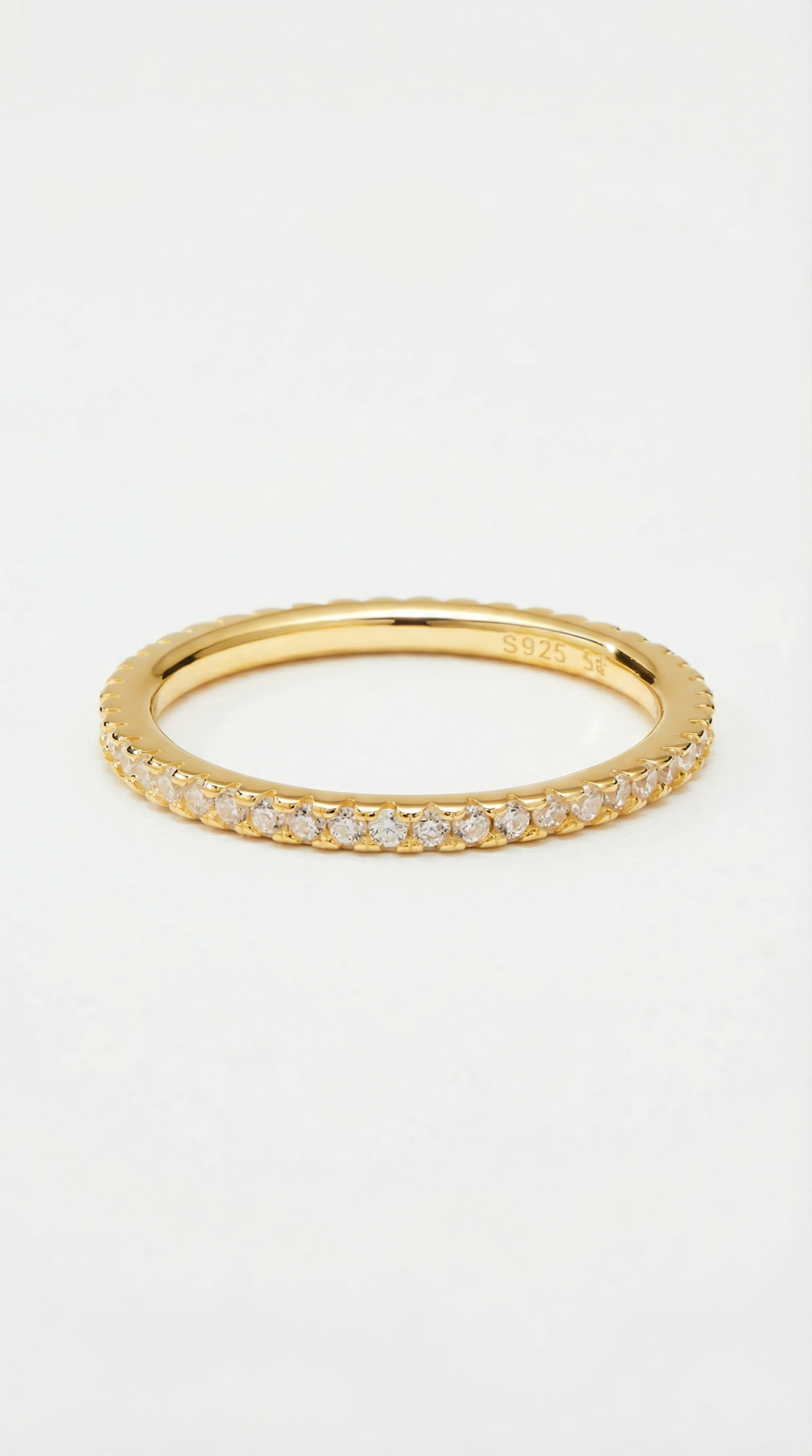 The M Essential Pavé Band
